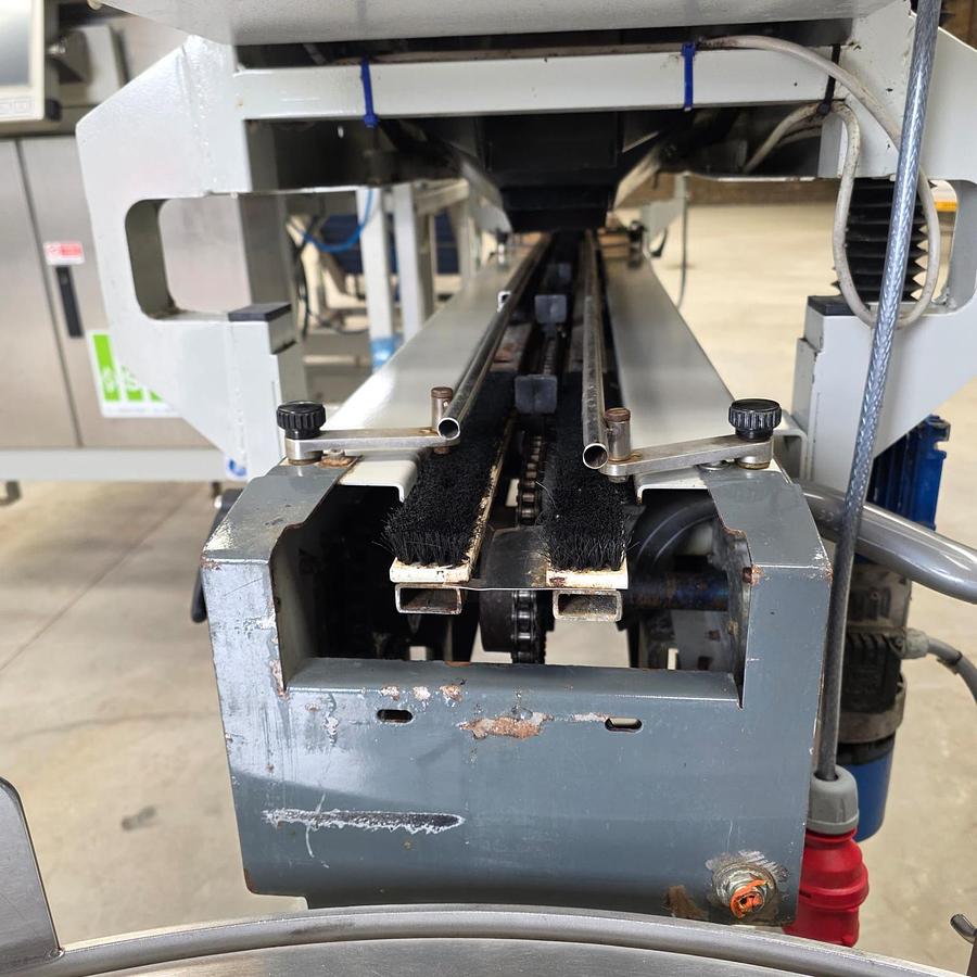 Used COMPLETE LINE: Sorma W12-126 Linear 12 Lane Multihead Weigher - Sorting & Grading Equipment, photo 5
