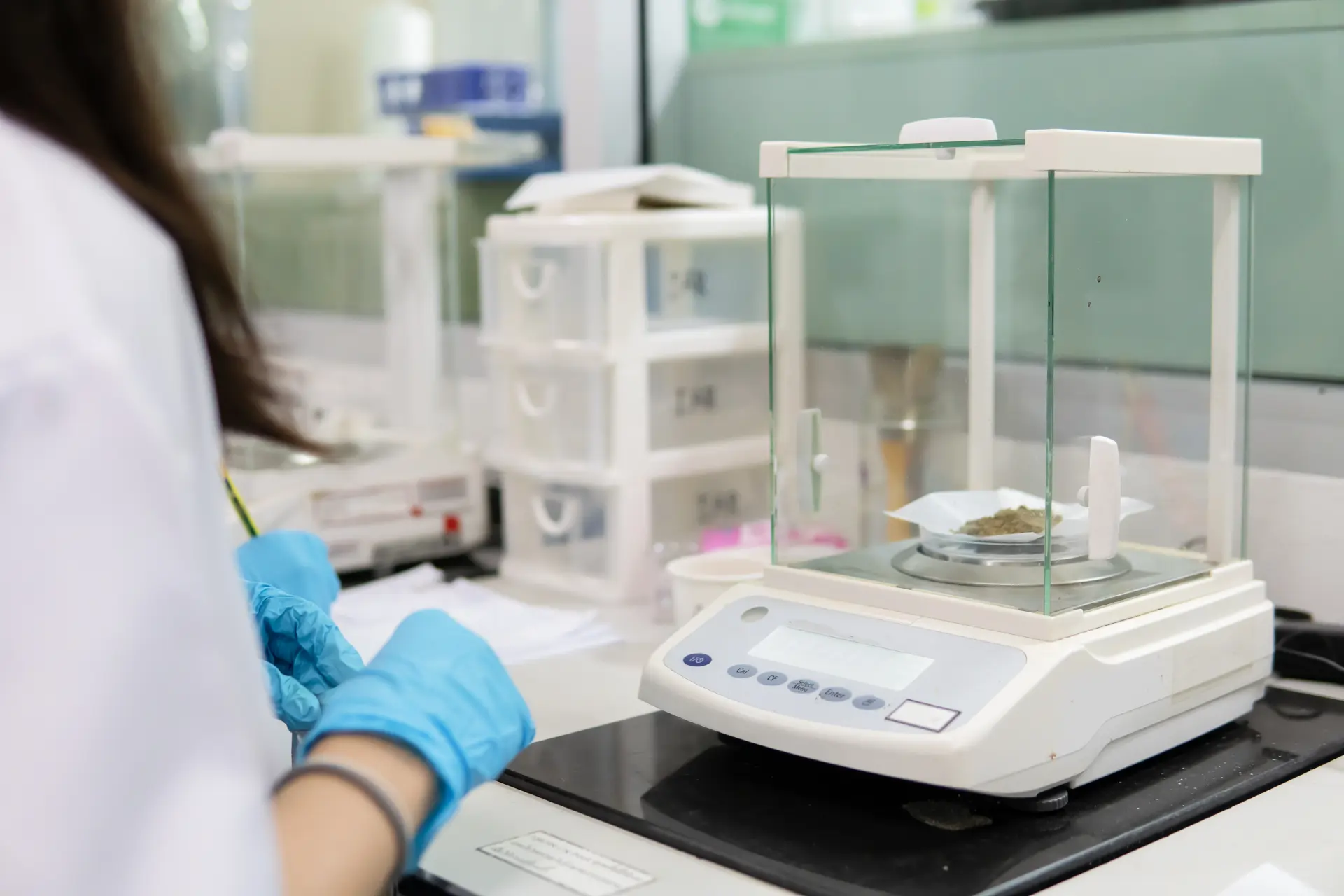 Warning Signs That Your Weighing Machine Lab Needs Repair