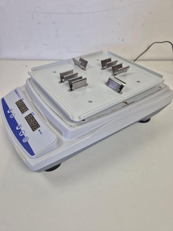 Used Fisher Brand Microplate Shaker - Shakers & Incubation Mixers, photo 9