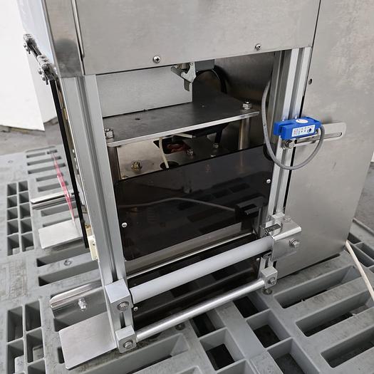 Used 2005 Reton Tray Sealer - Sealing Machines, photo 5