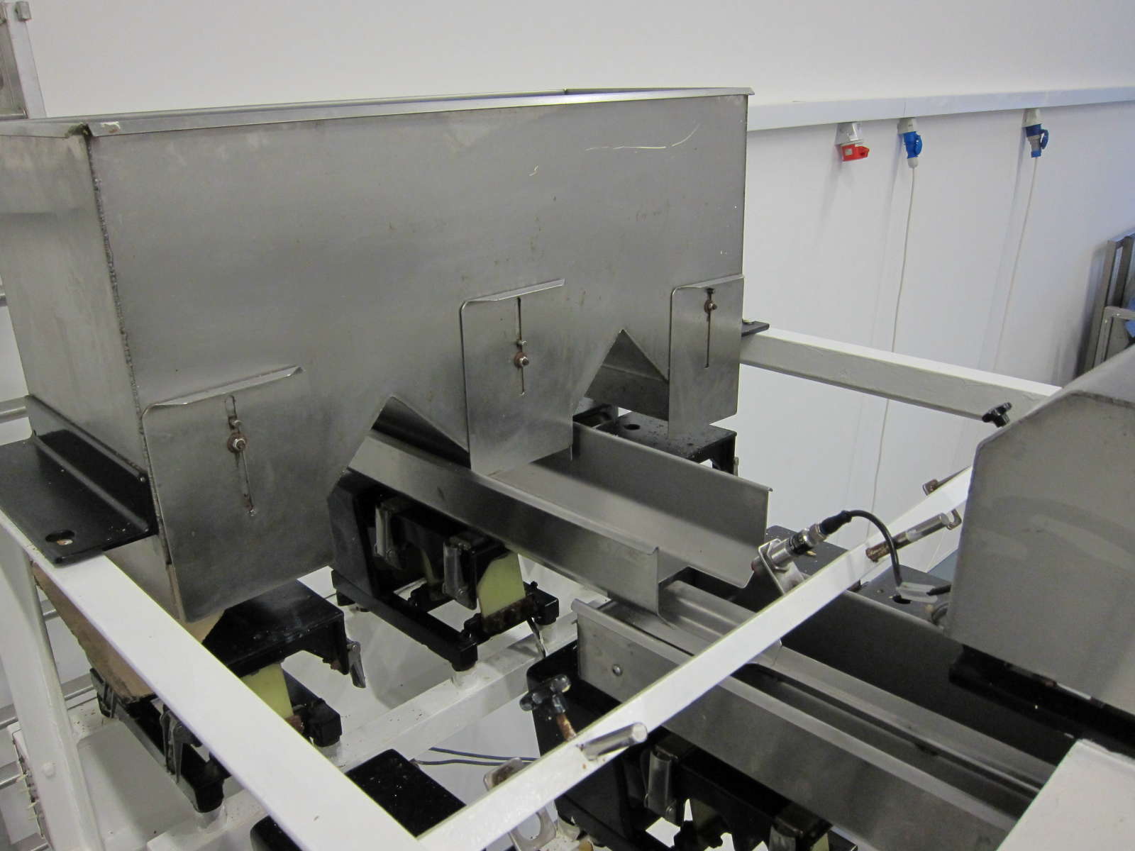 Used Ward Bekker - Precision & Portable Balances, photo 8