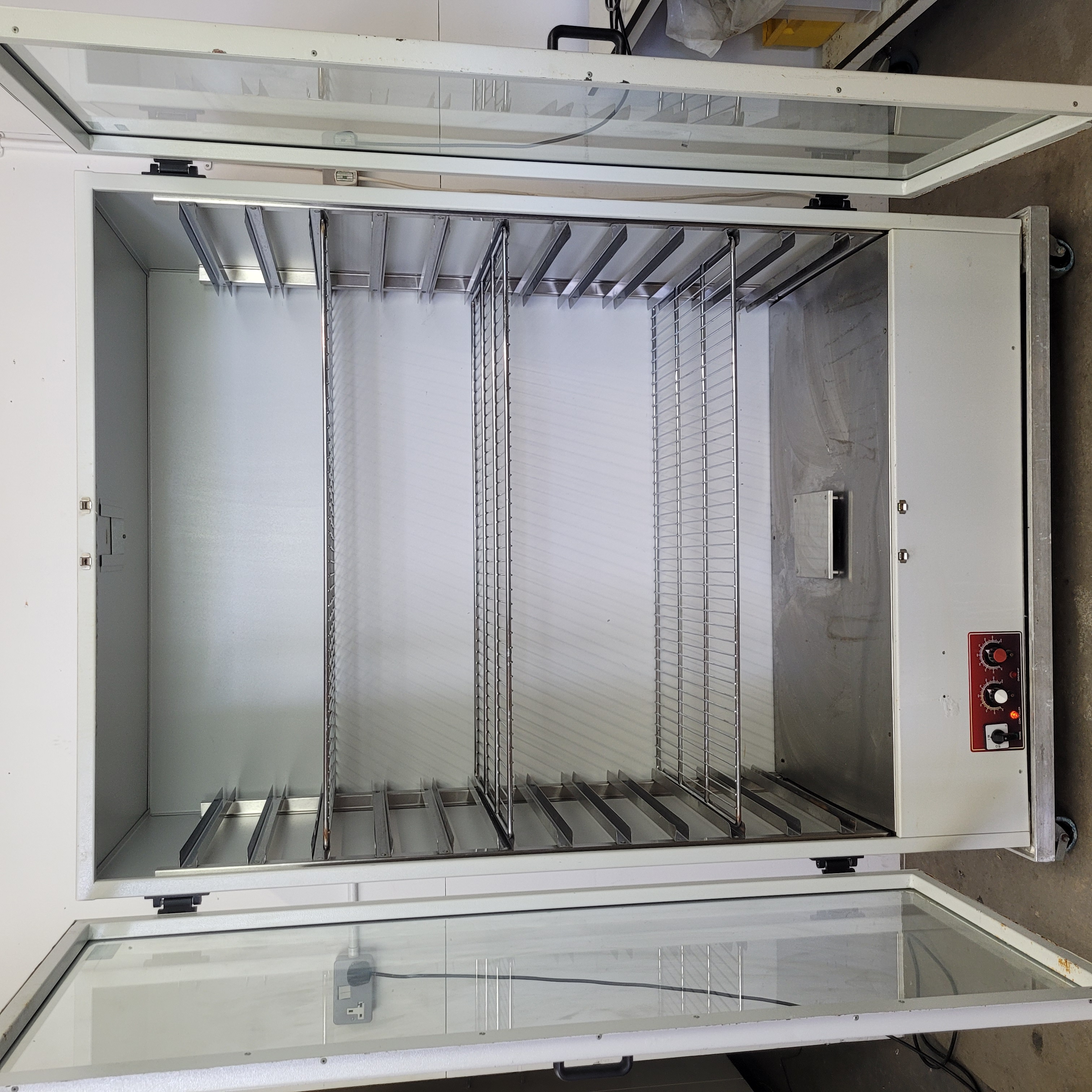 Used Genlab DC1000 Drying Cabinet - Ovens & Sterilizing Ovens, photo 2