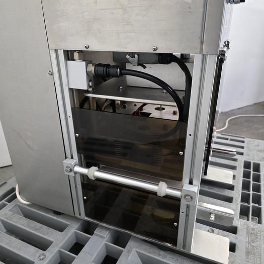 Used 2005 Reton Tray Sealer - Sealing Machines, photo 7