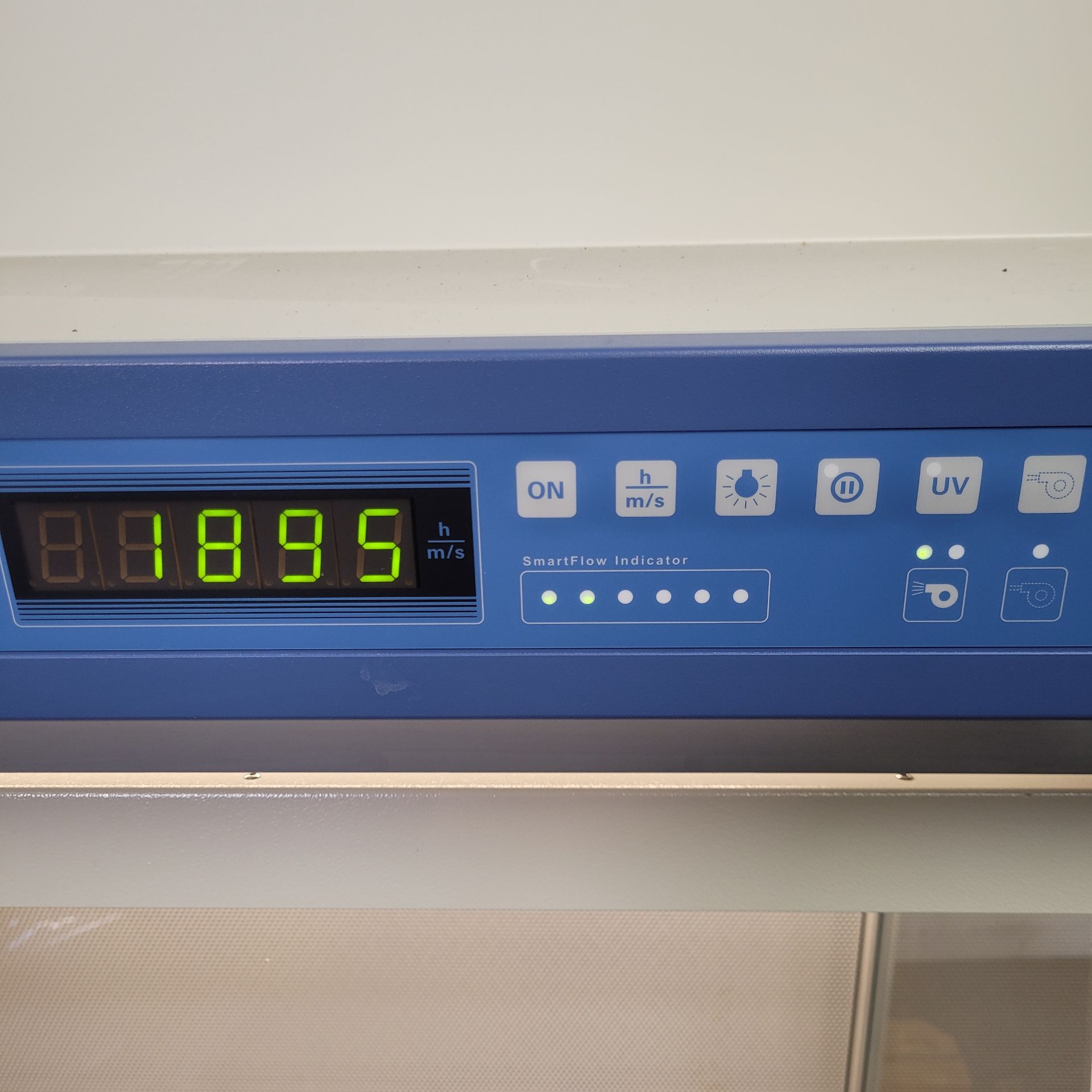 Used 2019-Thermo Scientific - Heraguard ECO 0.9-Laminar Flow Clean Bench - Laminar Flow Cabinets, photo 3