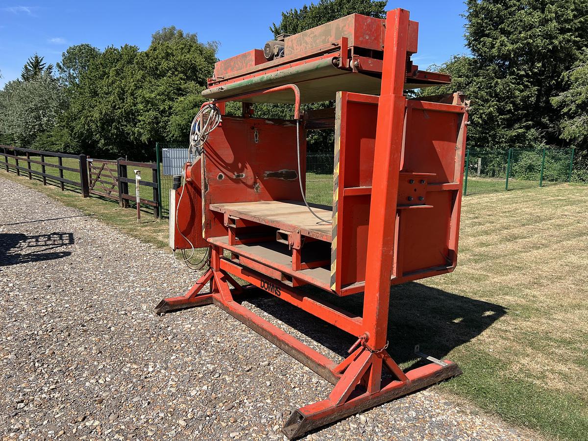 Used 2003 Downs Box tipper - Bin Tippers and Dumpers, photo 1