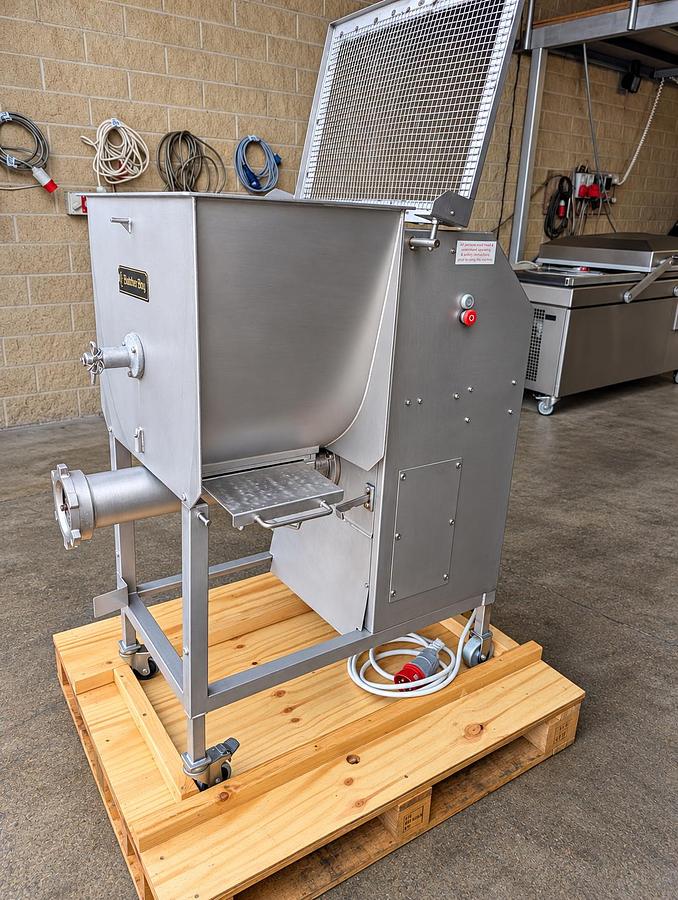Used BUTCHER BOY MIXER GRINDER - Mixers & Food Processors, photo 4