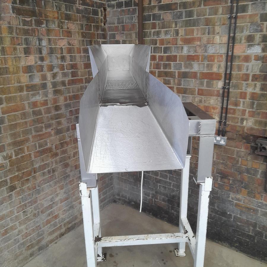 Used Vibratory Feeder - Hoppers & Feeders, photo 5