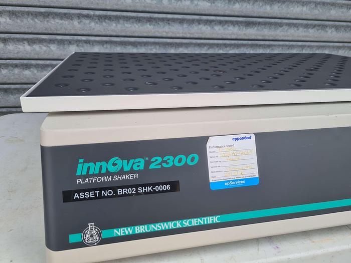 Used Eppendorf New Brunswick Innova 2300 Benchtop Open Air Shaker - Shakers & Incubation Mixers, photo 5