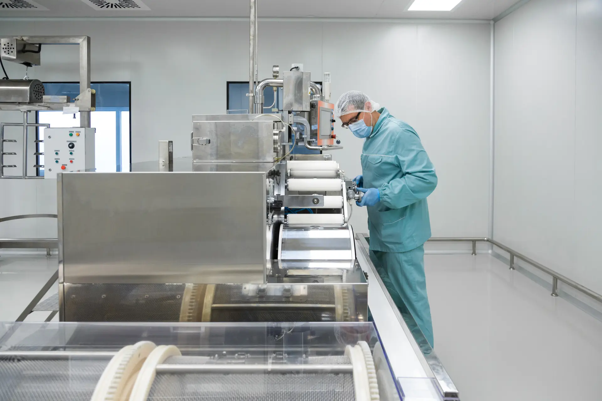 Industrial Crate Washers: Keeping Food Production Lines Compliant