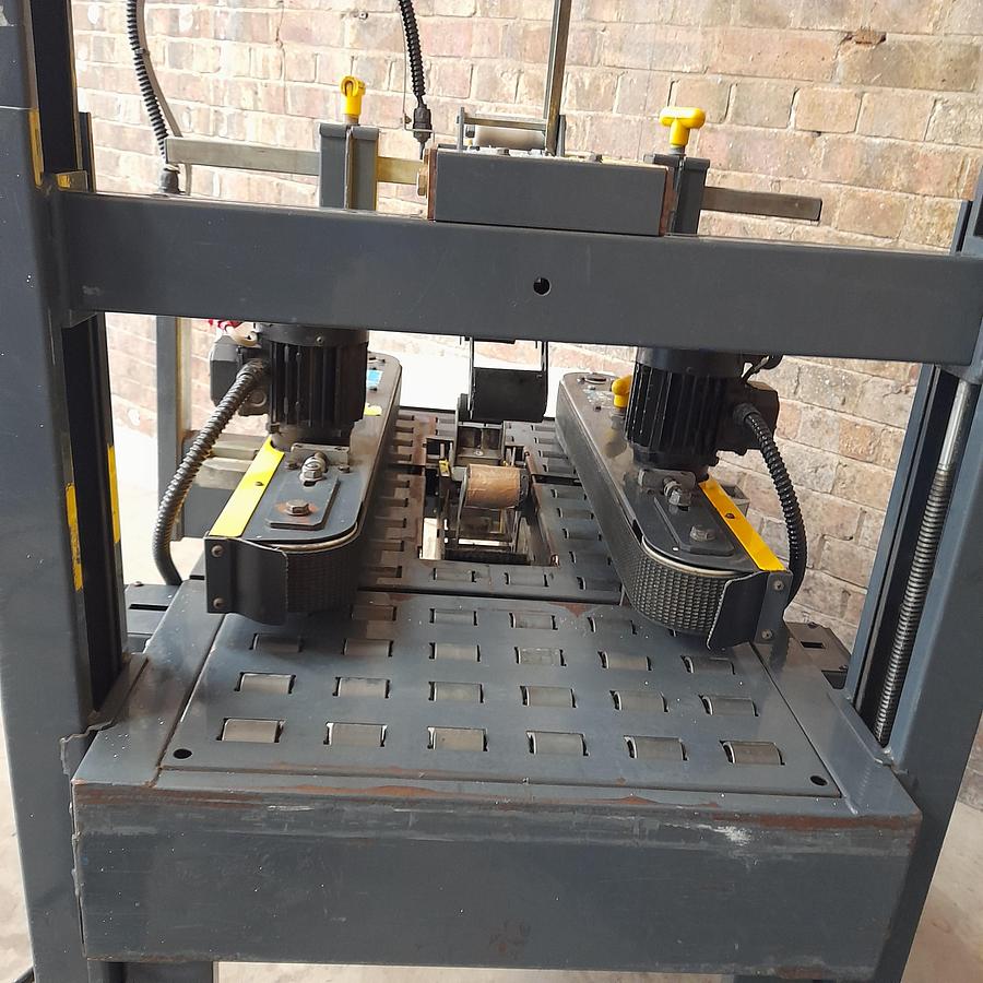 Used Siat Box Taper - Strapping Equipment, photo 4