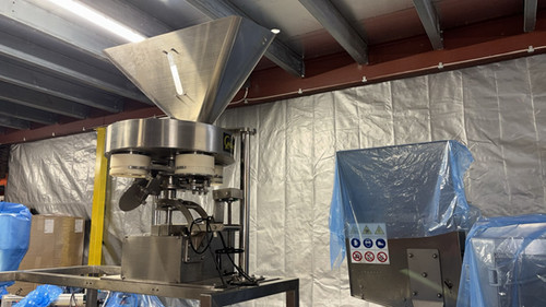 Used 2022 Qinyao/Top Y Machinery Volumetric Filler with Pouch Filling/Sealing Machine - Filling Machines, photo 1