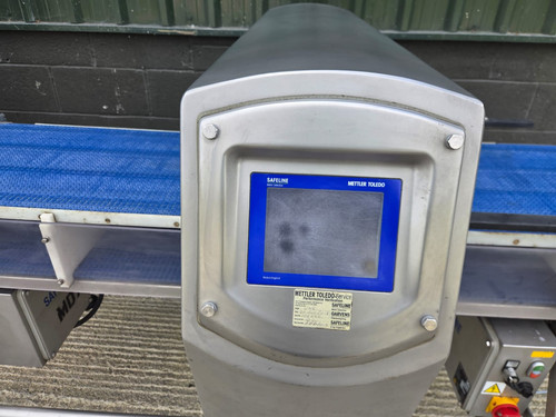 Used Safeline Mettler-Toledo R Series Profile Metal Detector 550x275 - Metal Detectors, photo 3