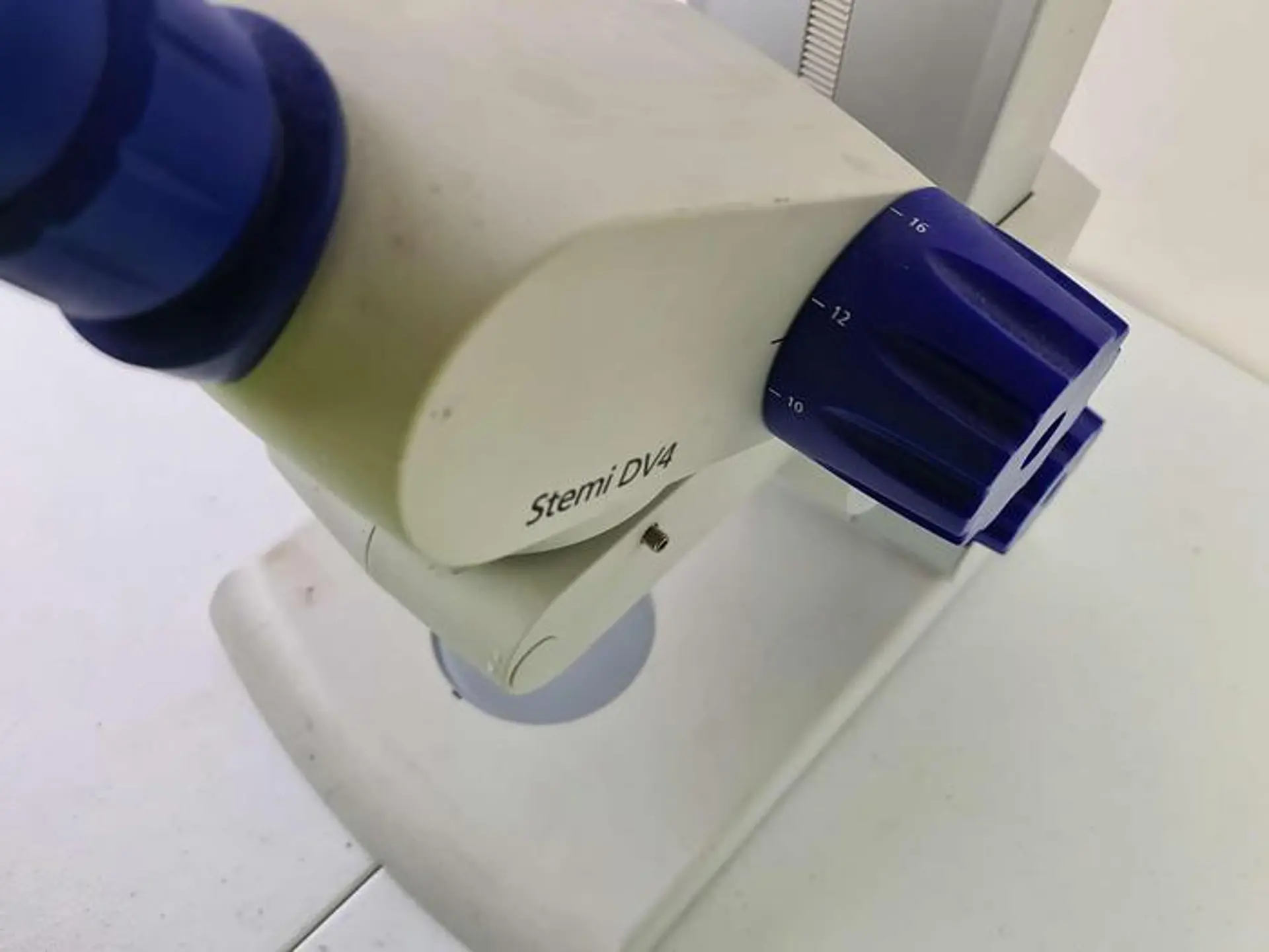 Used Zeiss Stemi DV4 Stereo Microscope - Microscopes & Accessories, photo 7