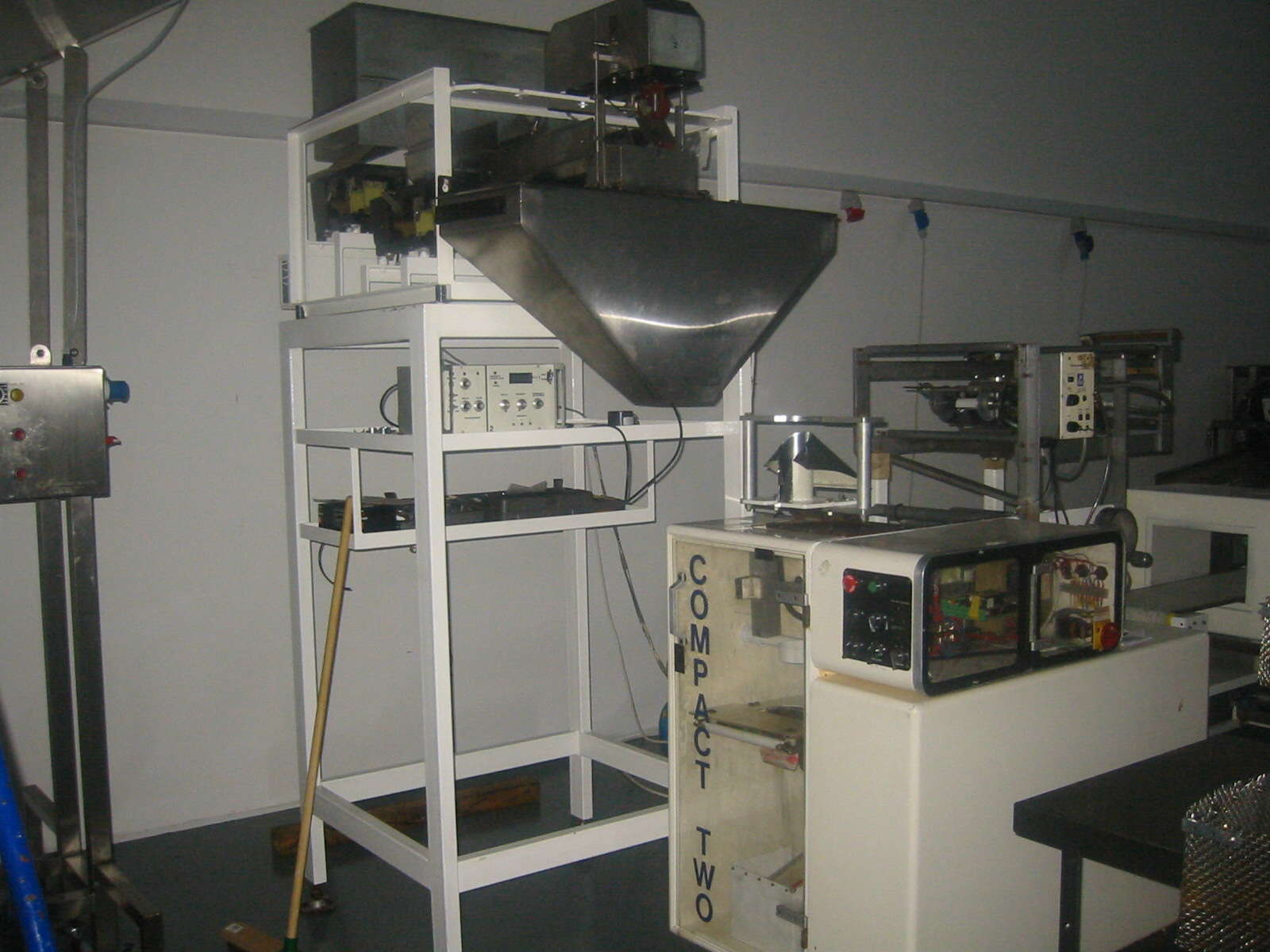 Used Ward Bekker - Precision & Portable Balances, photo 6