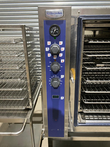 Used Electrolux ECFE102-0 Electric Convection Oven with Racks and Trolleys - Bakery Ovens, photo 6