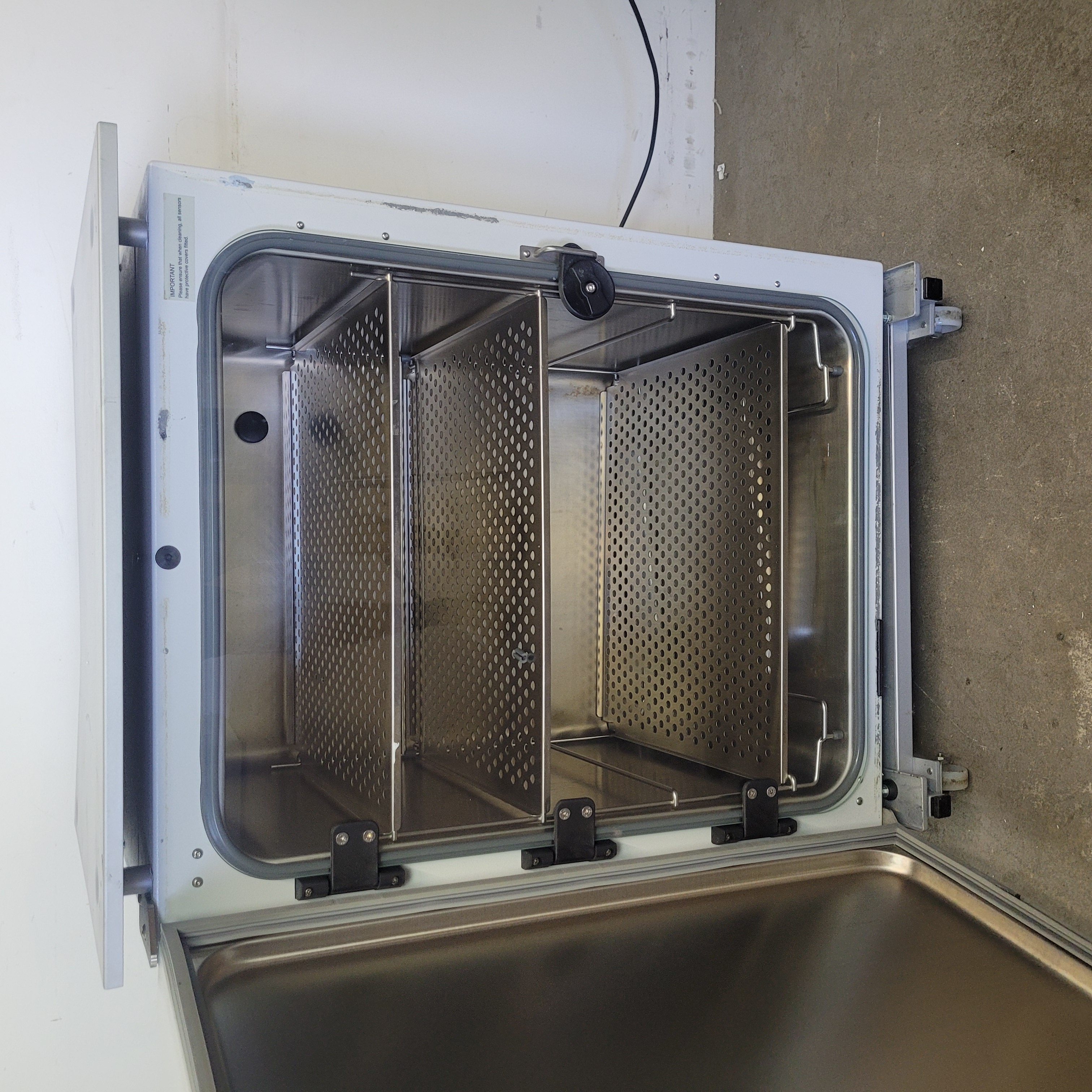 Used New Brunswick CO170S-230-1000 CO2 Incubator - Incubators (CO₂, Shaking, Cooled, ID), photo 3