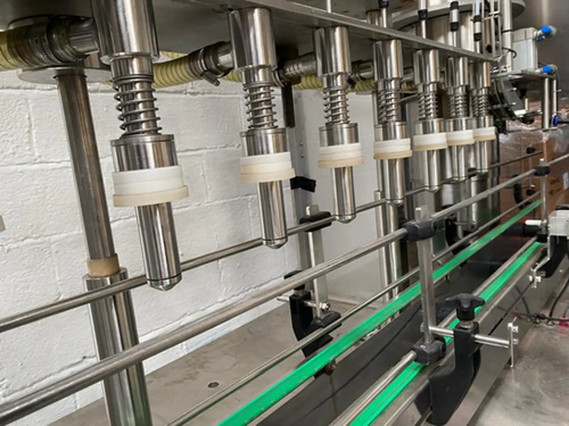 Used Canellitech Srl 8-1 Automatic Inline Filler / Capper for 5L Bottles - Filling Machines, photo 9