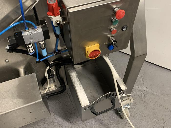 Used IQ3+E Metal Detector with Incline Conveyor - Metal Detectors, photo 4