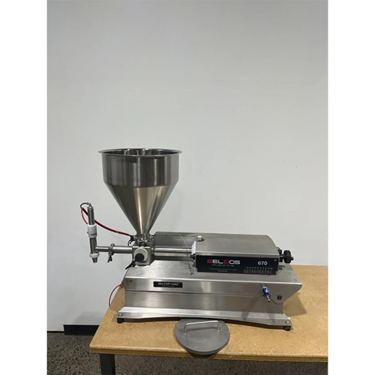 Used Beltop 670 Bench Depositor - Depositors, photo 2