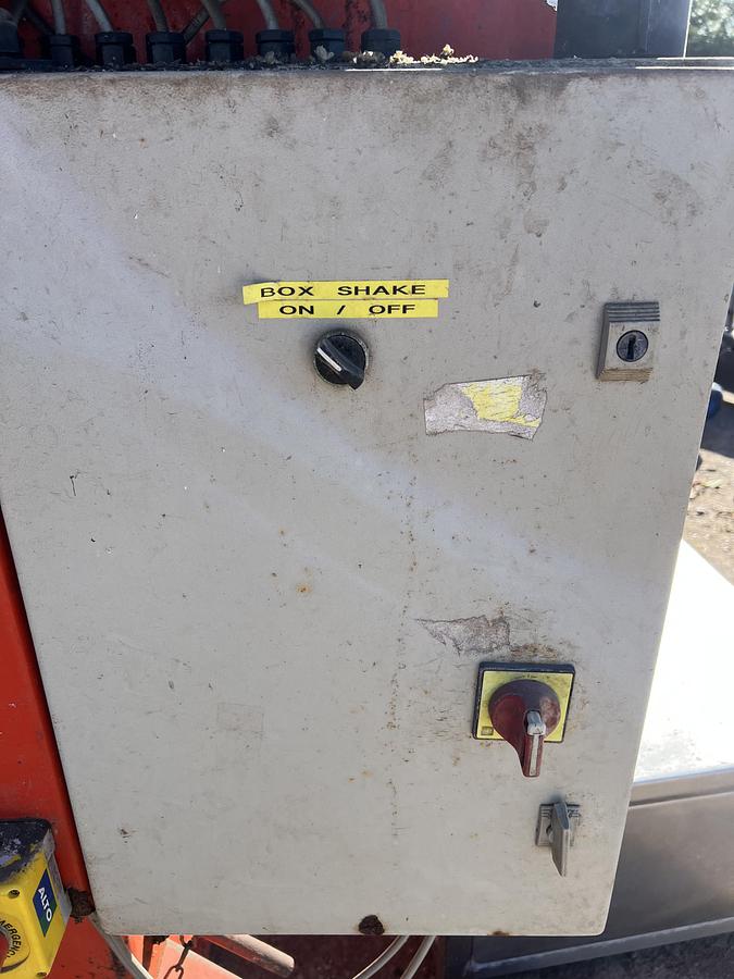 Used 2003 Downs Box tipper - Bin Tippers and Dumpers, photo 5