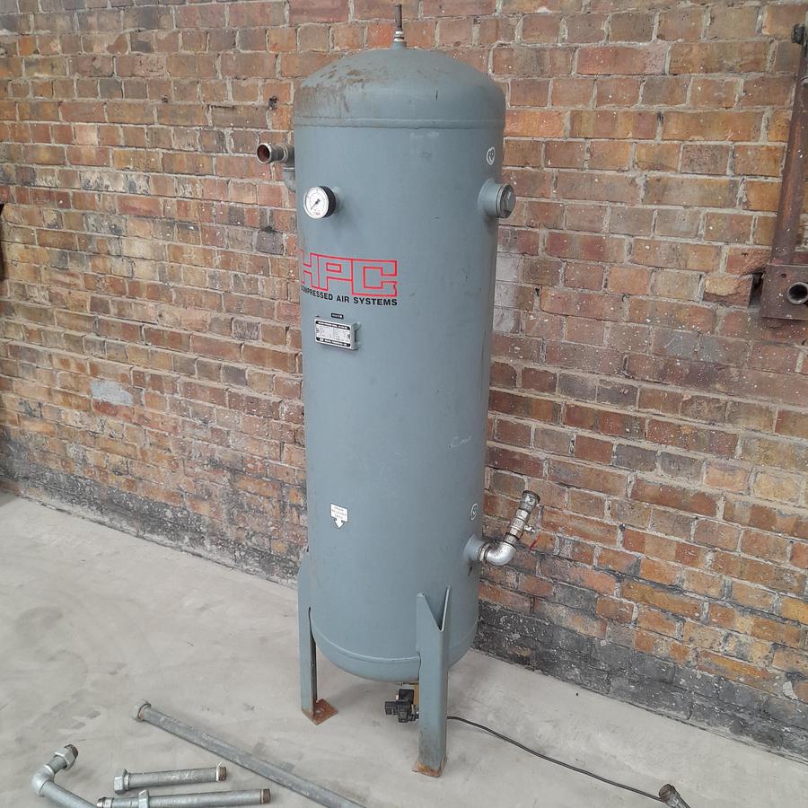 Used Air Compressor with Tank - Air Compressors, photo 2