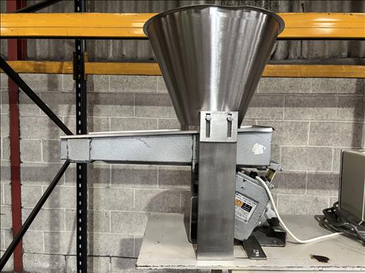 Used Eriez 45A Vibratory feed conveyor - Hoppers & Feeders, photo 3